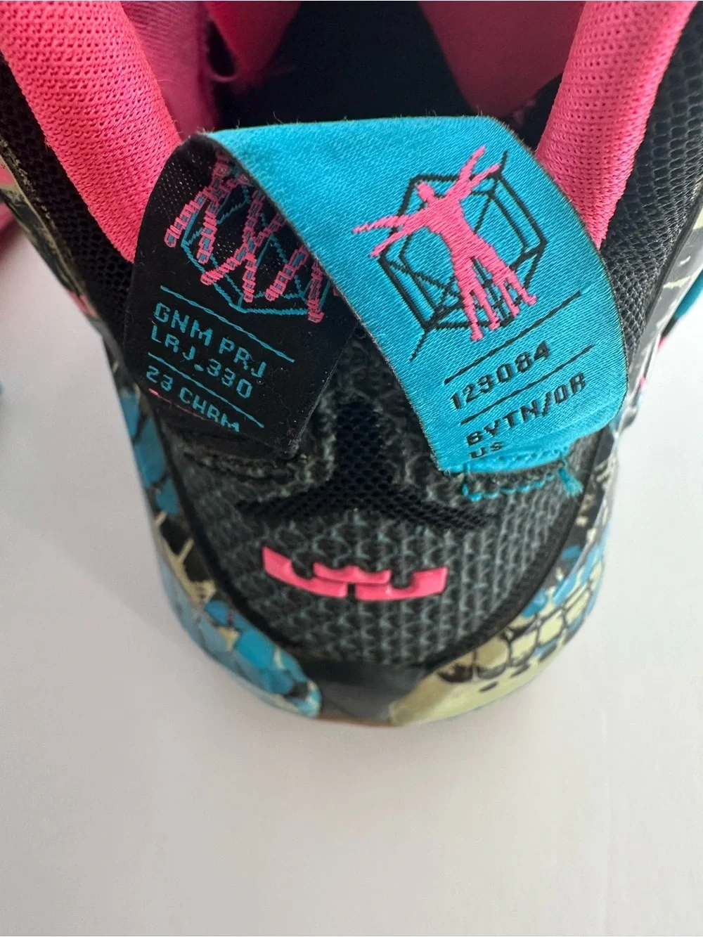 Nike LeBron XLL 12 23 Chromosome Kids Black and pink Sneakers Blue Laces Size 6Y